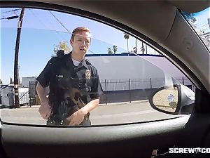 CAUGHT! black girl gets spilled deep-throating off a cop