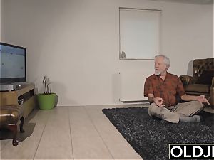 nubile Interrupts granddad from Yoga And gargles his pecker